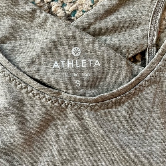 Athleta keyhole tank size small EUC - Picture 2 of 3
